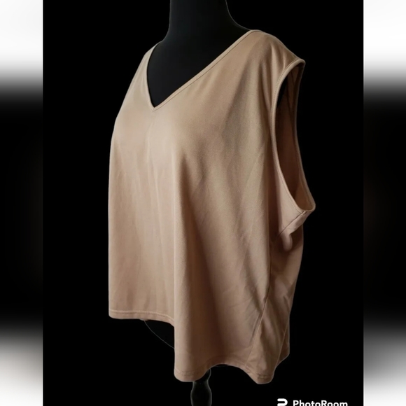 NWT NYDJ 2X/3X Tank Top Shirt Carmel Brown Loose Lagenlook Fit V-Neck - Picture 2 of 8